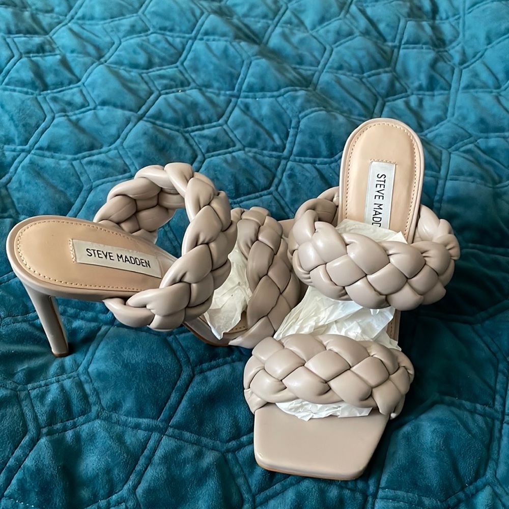 Steve Madden sandals size 8 NWOT, small crease on instep for both shoes